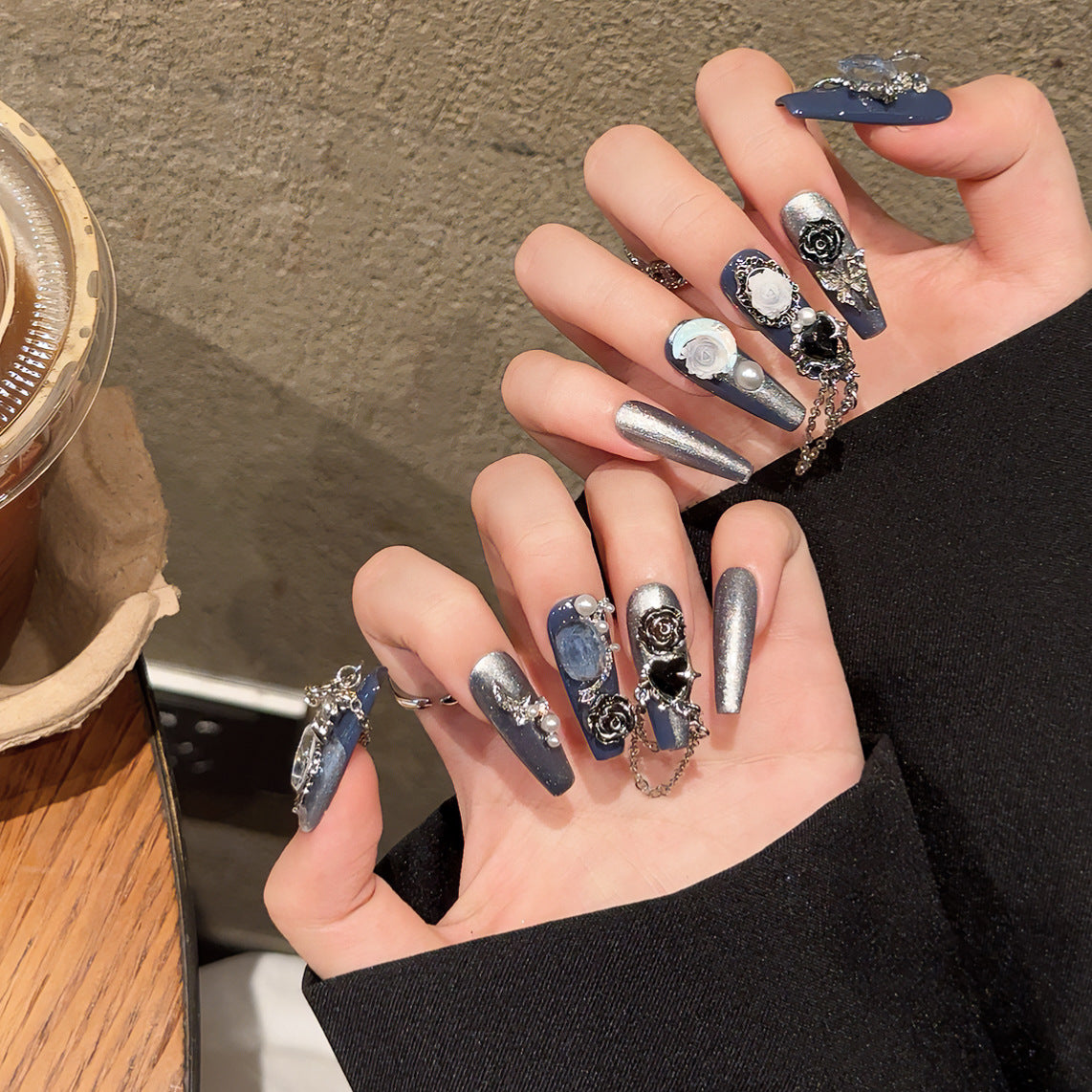 Hand manicure (50 $  free shipping)